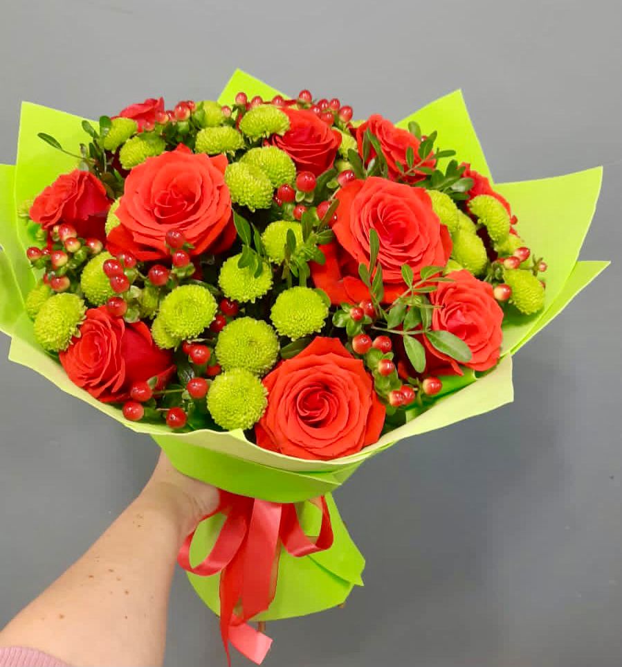 Букет цветов из: Хризантемы и Розы в Никольске