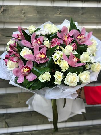 Букет цветов из: Розы и Хризантемы в Никольске