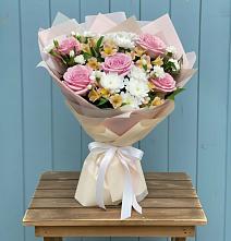 Букет цветов из:  Гвоздики, Орхидеи и Розы #REPLACE_PRED# Никольске