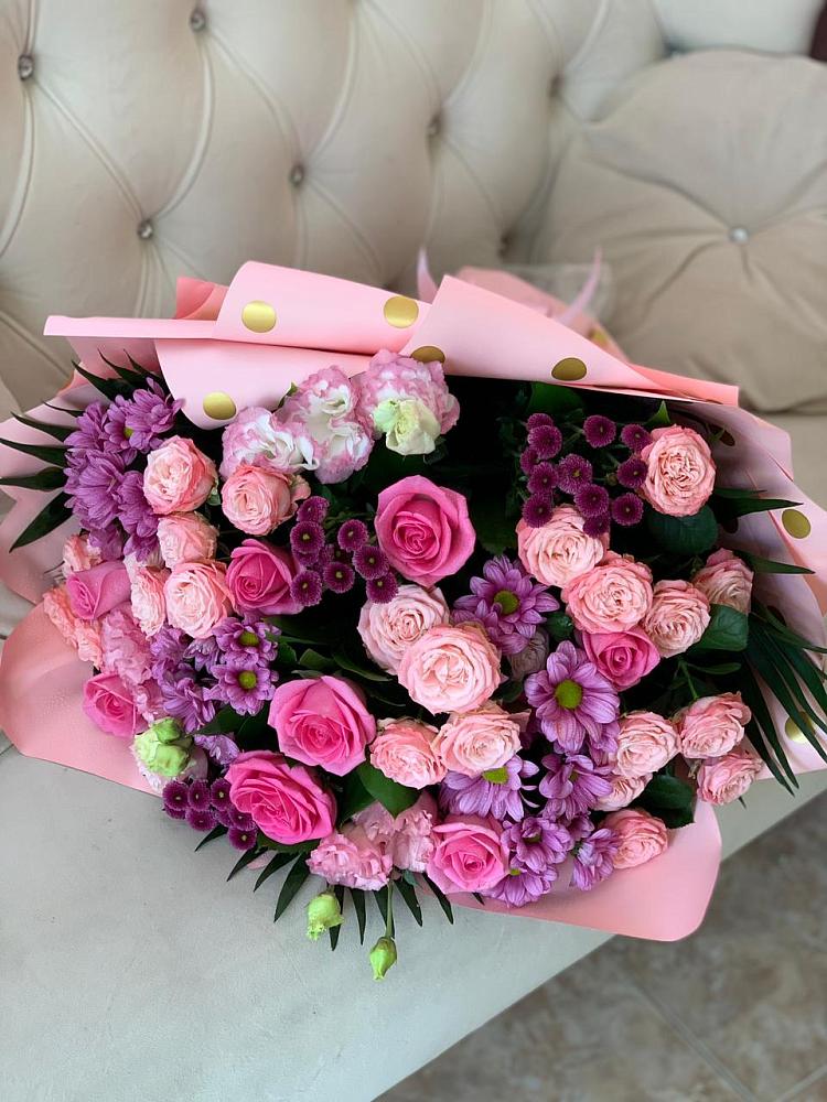 Букет цветов из: Хризантемы, Розы и Лизиантусы в Никольске