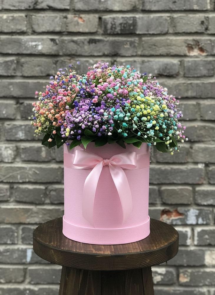 Цветочная композиция из Гипсофила и Розы в шляпной коробке в Никольске