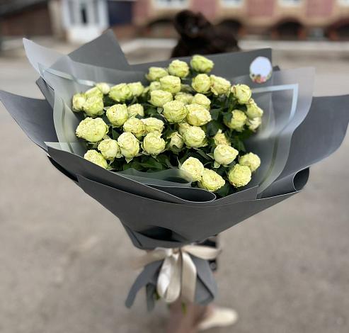 Букет Белые кустовые розы Солинеро в Никольске