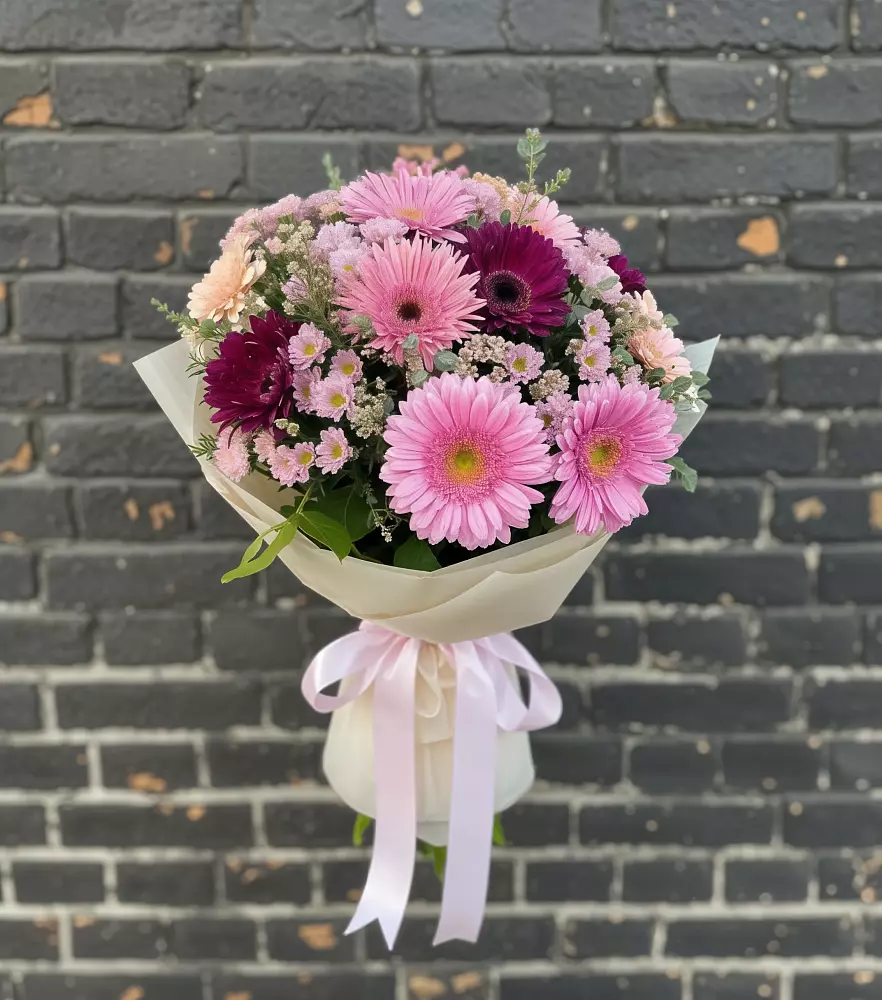 Букет цветов из: Герберы и Хризантемы в Никольске