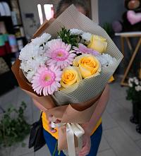 Букет цветов из:  Герберы, Розы и Хризантемы в Никольске