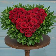 Цветочная композиция из Розы в виде сердца в Никольске