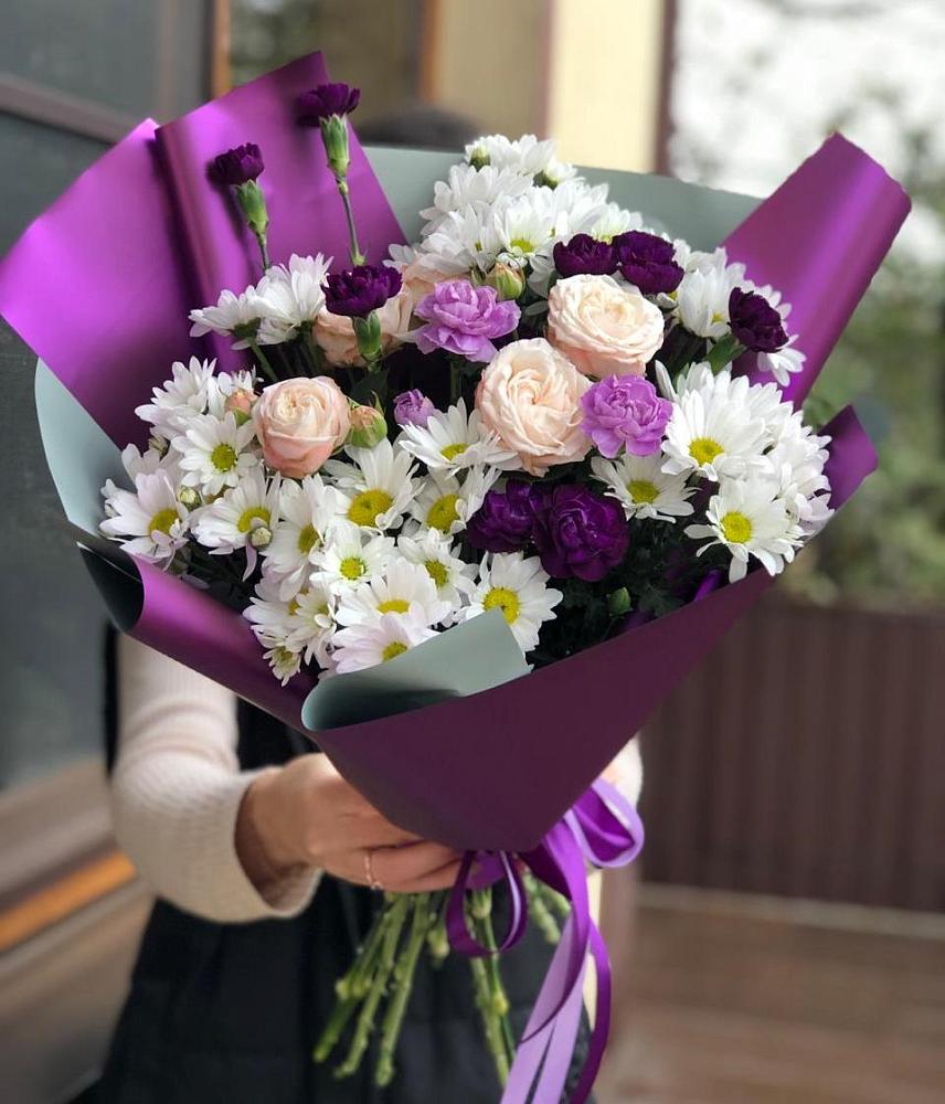 Букет цветов из: Хризантемы, Гвоздики и Розы в Никольске