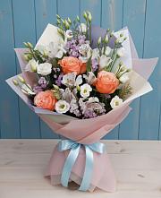 Букет цветов из:  Лизиантусы, Розы, Альстромерии и Гипсофила в Никольске