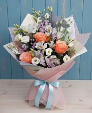 Букет цветов из:  Лизиантусы, Розы, Альстромерии и Гипсофила в Никольске