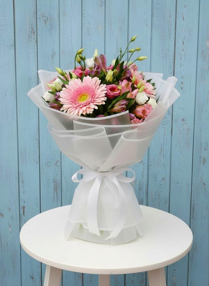 Букет цветов из: Герберы, Альстромерии и Лизиантусы в Никольске