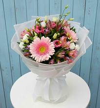 Букет цветов из:  Герберы, Альстромерии и Лизиантусы в Никольске