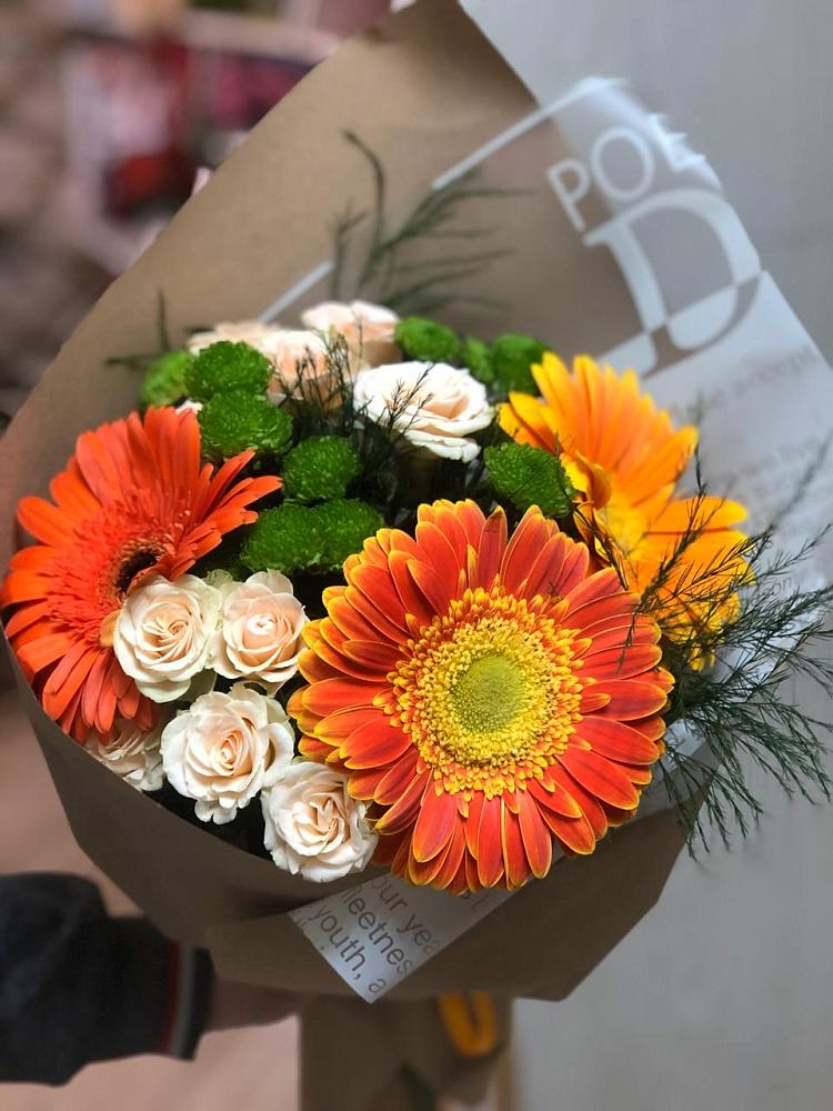 Букет цветов из: Герберы, Хризантемы и Розы в Никольске