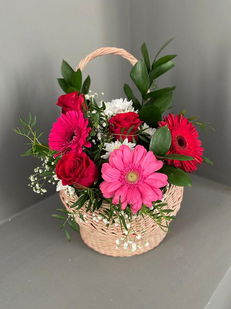 Цветочная композиция из Розы, Хризантемы и Герберы в корзине в Никольске